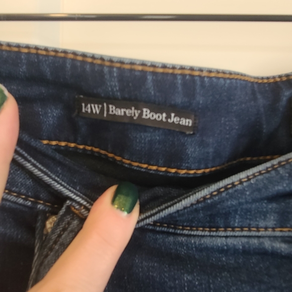 Talbots Barely Boot Fit Classic Blue Jeans - Picture 2 of 6